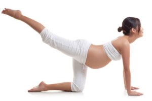 ejercicio-yoga-embarazada