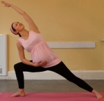 lateral-extendido-yoga-embarazada